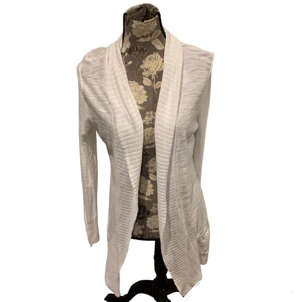 BANANA REPUBLIC White Cardigan size medium lightweight Shawl Collar FLAW
